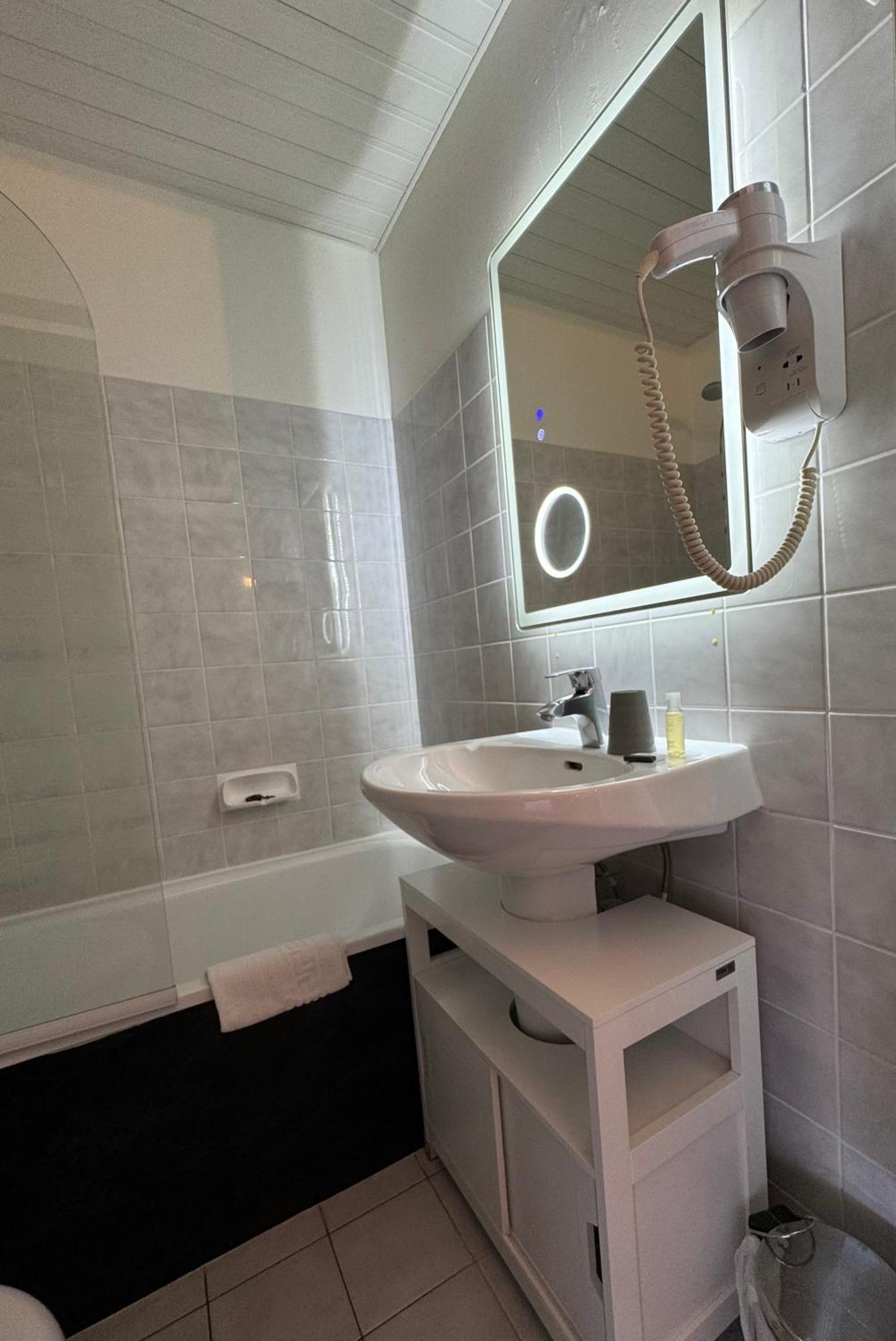 Hotel Capricorne Вандом Екстер'єр фото